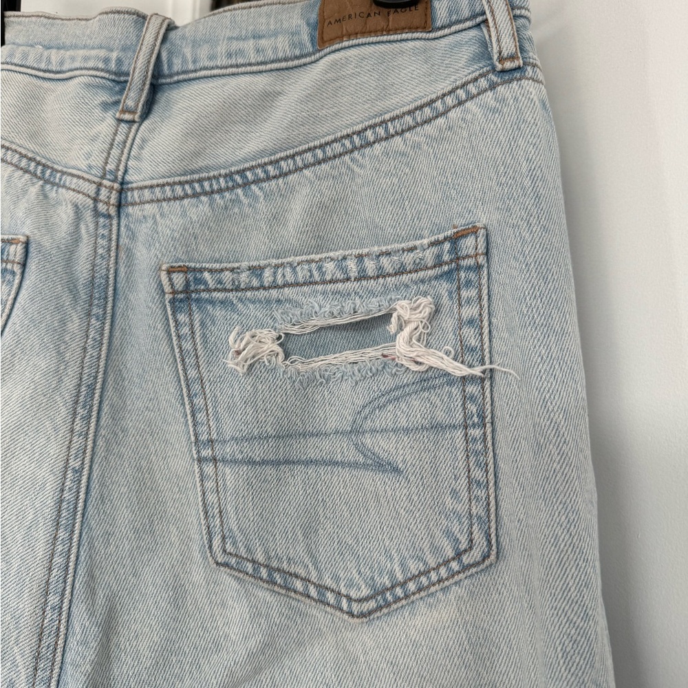 SOLD: AE 90s Boyfriend Jeans